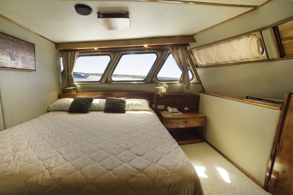 Reina Silvia Main deck cabin