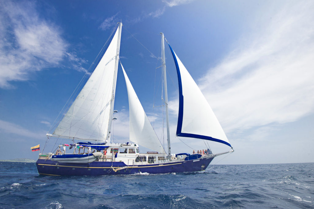 Beagle Yacht Galapagos Last Minute deals